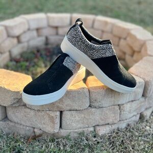 Toms Black and White Patterned Sneakers